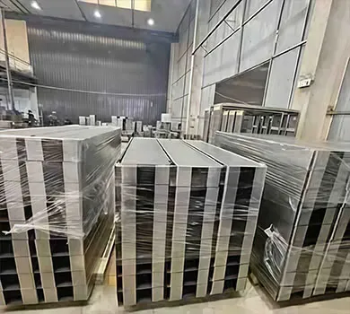 AED defibrilatör kabini（1）