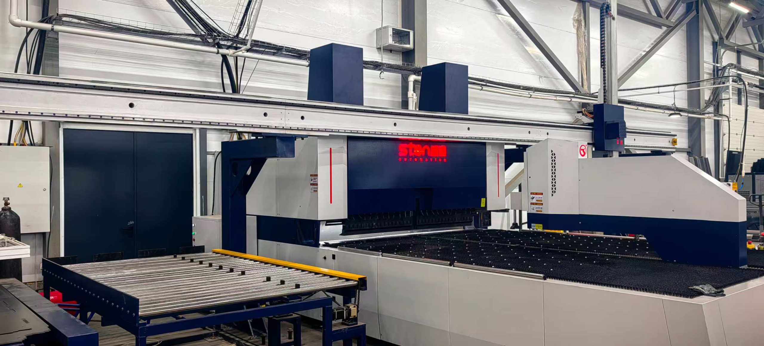 Bir müşteri fabrikasındaki STON STP-30 turret punch press